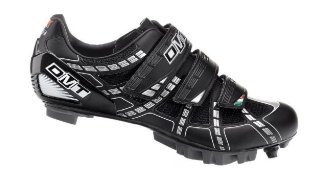 Велотуфли карбоновые DMT Explorer 41 EUR Профессиональные гоночные туфли итальянской фирмы DMT, модель Explore.