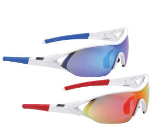 Очки BBB Impact Спортивные очки с легкой и прочной оправой из Grilamid и круглыми линзами для полной защиты от ветра и осадков. Регулируемая резиновая перекладина на переносице для оптимальной посадки и взаимозаменяемые линзы для использования в разных условиях освещения